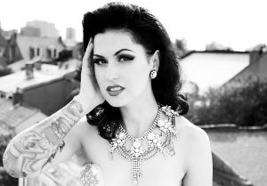 loulou1_Kaylin_Idora_otsikko