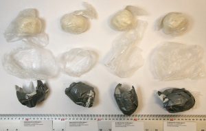 Amfetamiinipaketteja+purettuna