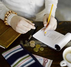 ruokamenoissa-voi-saastaa-crop