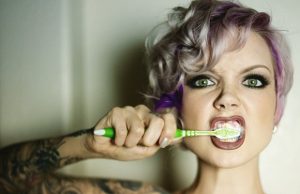 sara-x-mills-hampaat-crop