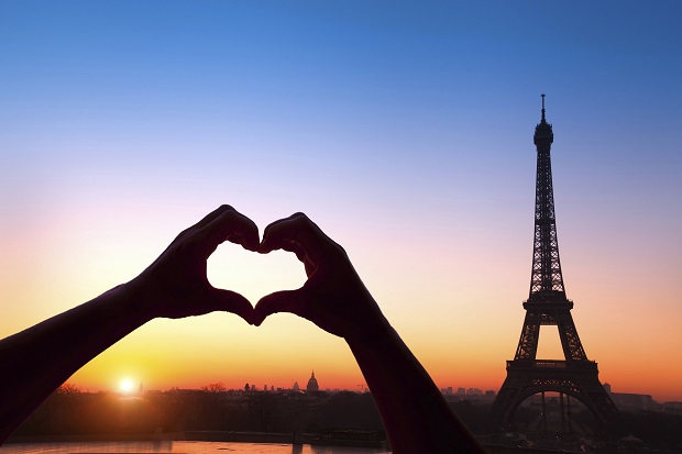 Paris-love-eiffel