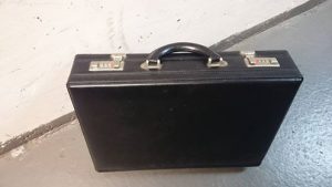 aki-nylund-bemari-salkku