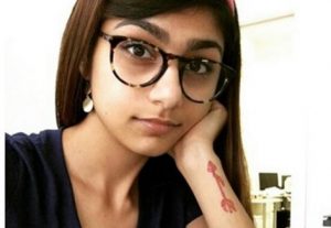mia_khalifa_selfie