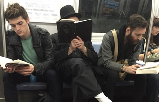 Hot-Dudes-Reading-Instagram