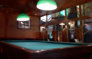 biljardipöytä_Café_Zéphyr,_Pariisi,_Ranska-wikipedia