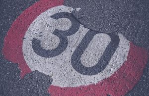 kolmekymmentä – crop