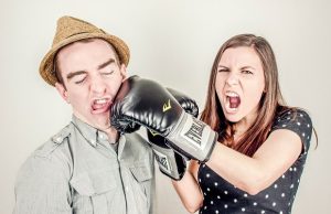 nainen mies nyrkkeilyhanskat