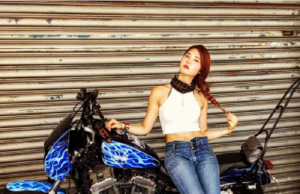 nuori taiwanilainen malli moottoripyörä