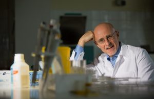 Professori-Sergio-Canavero-Kuva-Facebook-OOOM-AGENCY-Roland-Unger