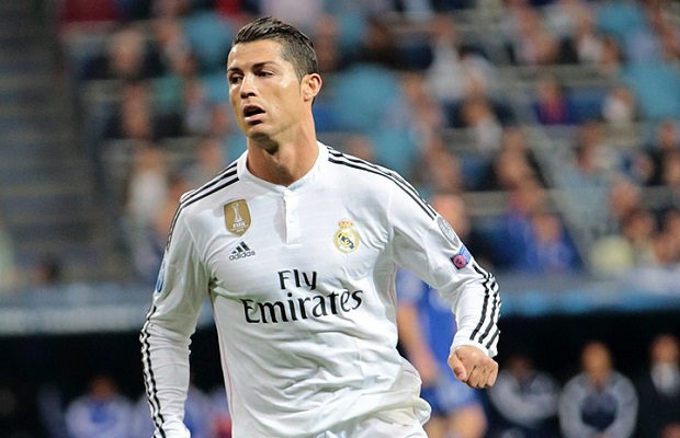 cristiano-Ronaldo_real-madrid_FC_Schalke_04_wikimedia-commons-chris-deahr-crop