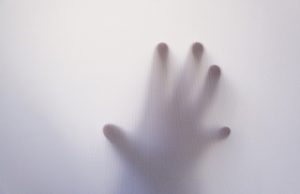 käsi aavemainen pixabay