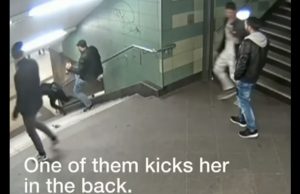 mies-nainen-portaat-potku-youtube