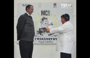 mies-ase-luodinkestävä-takki-tech-insider