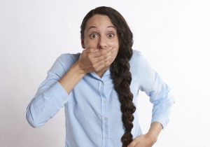 HÄMMENTYNYT_apua_ujous_yllätys_mitävittua_apua