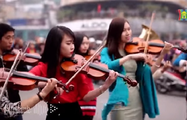 rhapsody-philharmonic-flashmob-vietnam-youtube