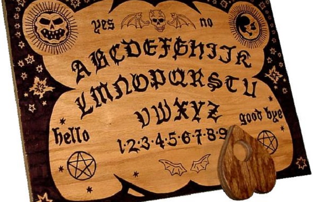 ouija-lauta-wikimedia-commons-crop