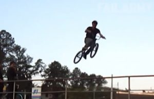 pyörä-mies-hyppy-facebook