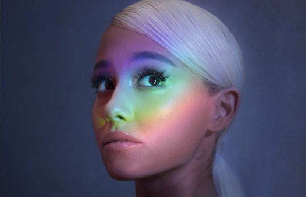 ariana-grande-promo-zoom