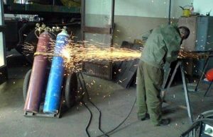 mies-kaasupullot-bored-panda