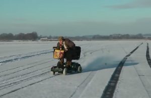 sähköpyörätuoli-youtube-colin-furze
