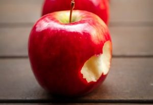 OMENA_terveys_hedelmä_laihdutus