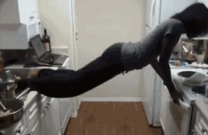 nainen-keittiö-fail-ForGIFS-com