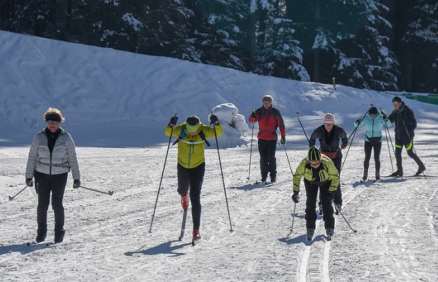hiihtäjät-talvi-pixabay