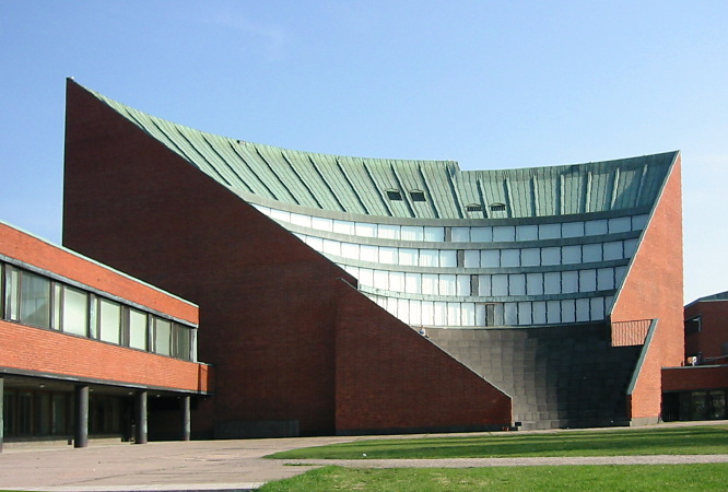 Aalto-yliopisto-kuva-wikimedia-commons