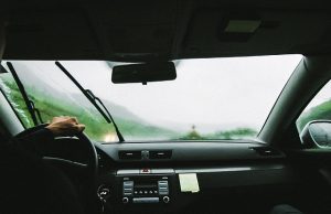 auto-tuulilasinpyyhkijä-sade-pixabay