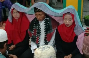 häät-kaksi-morsianta-indonesia-facebook-ani-purwani