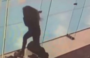 lasiseina-tormays-nainen-video