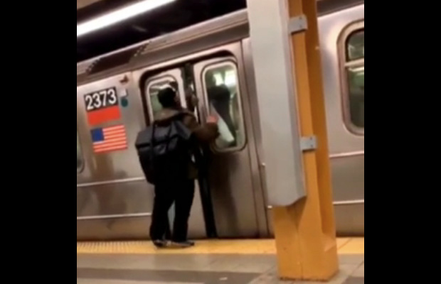 sylkeminen-toisen-naamalle-metro-video