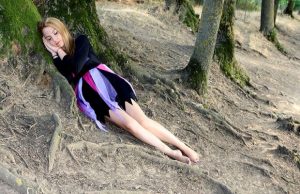 Tyttö nukkuu Pixabay