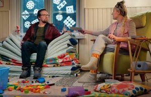 Tarhapäivä-Petteri-Summanen-Mari-Hynynen-kuva-Sami-Kuokkanen-Solar-Films