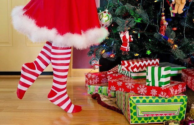 joulukuusi-jalat-joullukoristeet-pixabay