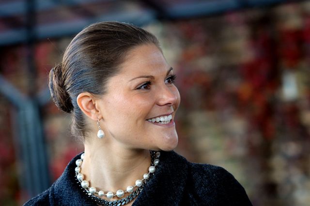 800px-Victoria,_Crown_Princess_of_Sweden