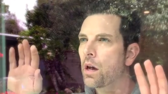 Chris_Mann_Hello-IG