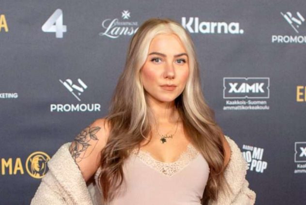 Artisti Evelina Paljastaa Olevansa Autisti Diagnoosi Nosti Pintaan 