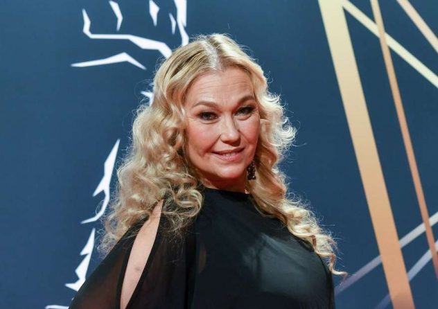 Outi_Mäenpää-AOP