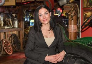 Riina-Maija Palander koki suuren menetyksen joulun alla – ”Vienna valitettavasti menehtyi” Riina-Maija Palander AOP