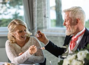 Ensitreffit_alttarilla-Niina_Lari-MTV