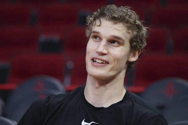 Lauri Markkanen AOP