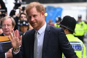 Ilmiselvä tapaus: Prinssi Harryn ulkonäkömuutos ei jää keneltäkään huomaamatta 29.11523248